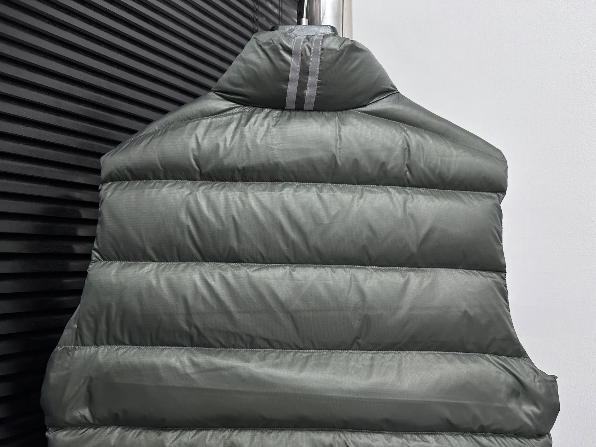 P560 [Canada Goose] CROFTON light down vest R water-repellent treatment Winall windproof fabric 700-fill down capacity Original molding Detailed production The upper body effect is stunning Exclusively available on the Xiaohongshu purchasing platform The highest version on the market Code number: XS-XXL